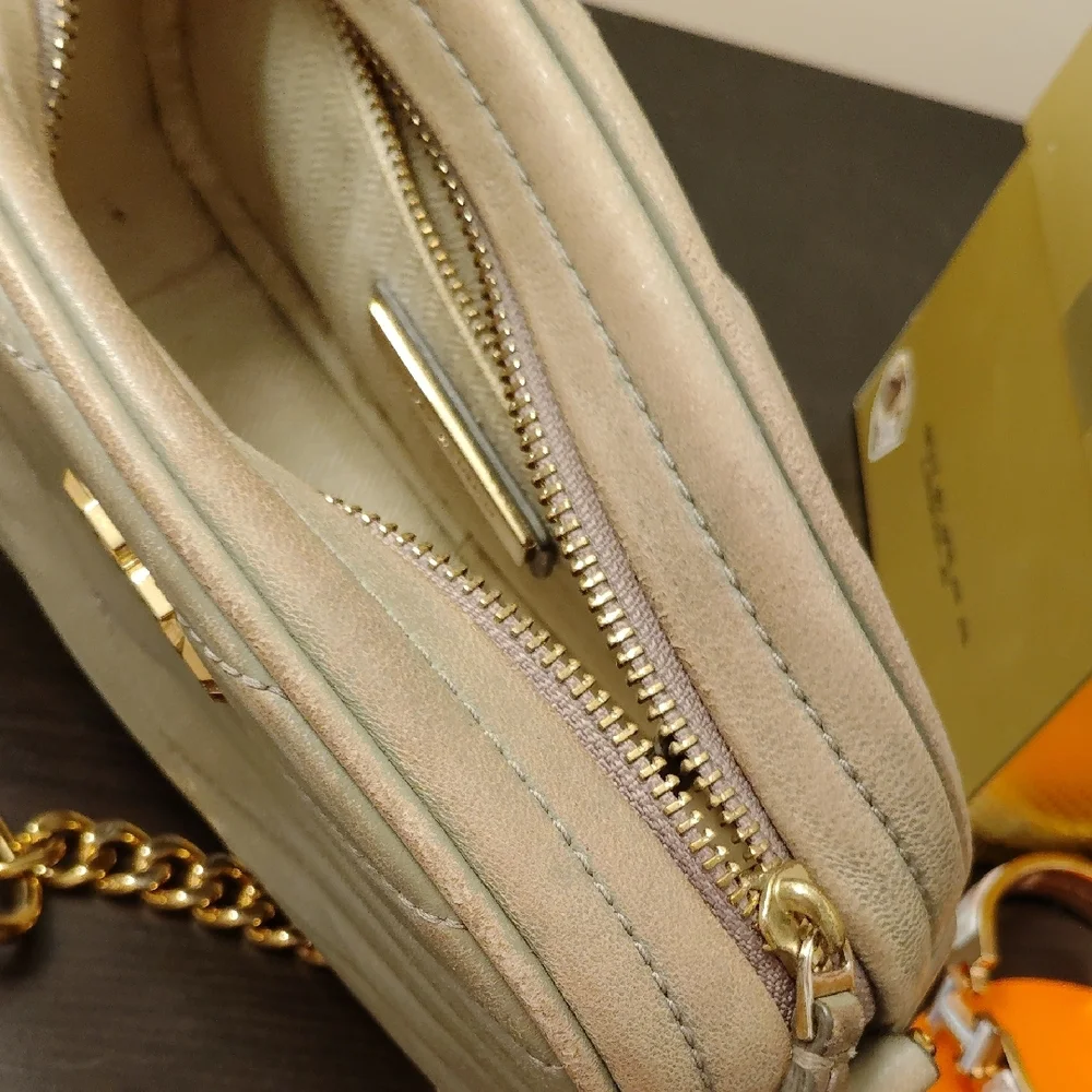 Tory Burch Quilted Gray Crossbody Bag - Picture 7 of 8